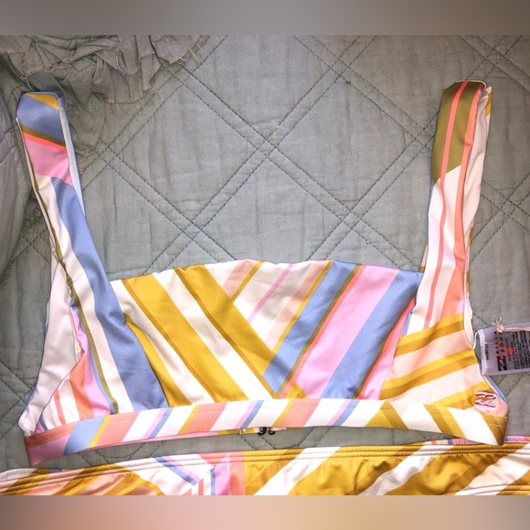 Billabong “break of dawn” bikini - Picture 4 of 11